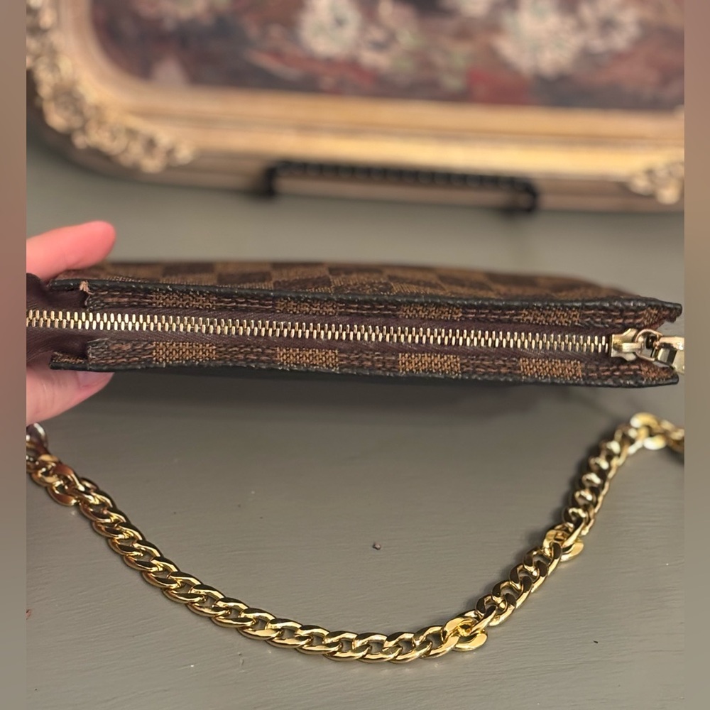 Authentic Louis Vuitton Damier Pochette Accessoires - Picture 5 of 9
